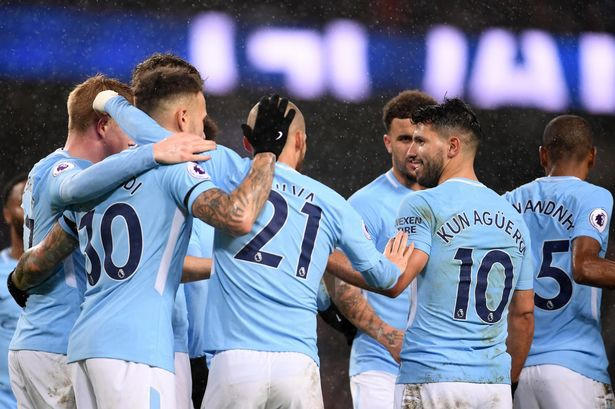 Sự giàu có của chủ sở hữu đã giúp Man City xếp số 1 trong danh sách này. Trong những năm qua, CLB đã vung rất nhiều tiền để tăng cường lực lượng nhưng số nợ rất ít. Điều đó giúp Man “xanh” có nền tảng vững chắc và làm ăn có lãi.