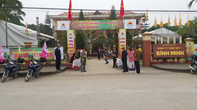 Lễ hội xuống đồng 2017 được tổ chức lần đầu tiên tại thị trấn Bình Minh.