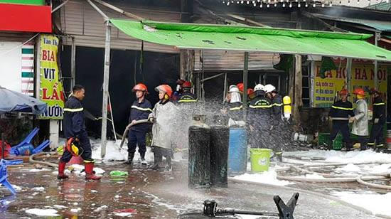 Lực lượng nhanh chóng có mặt ở hiện trường.