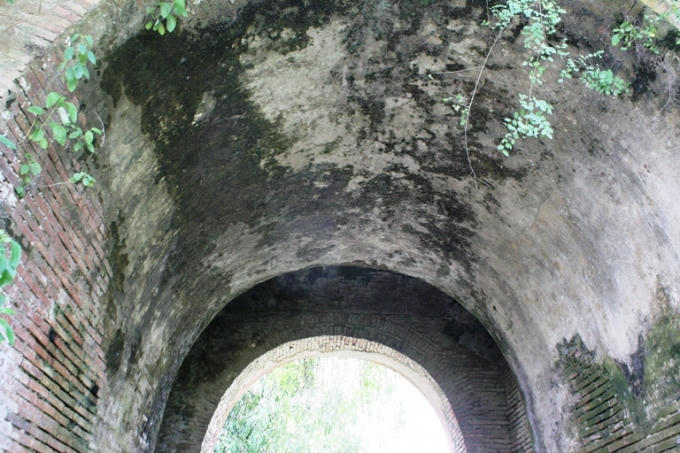 Đỉnh của cổng thành