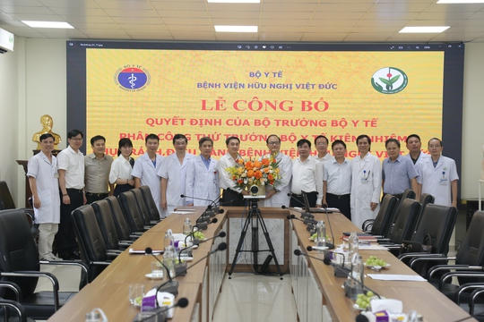 Thứ trưởng Bộ Y tế Trần Văn Thuấn phụ trách, điều hành Bệnh viện Việt Đức
