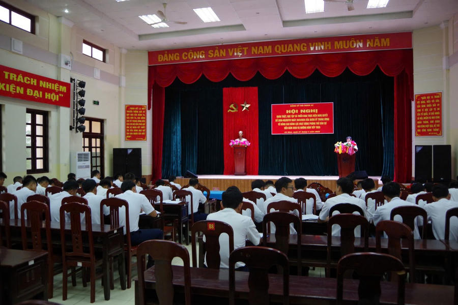 Quang cảnh hội nghị.