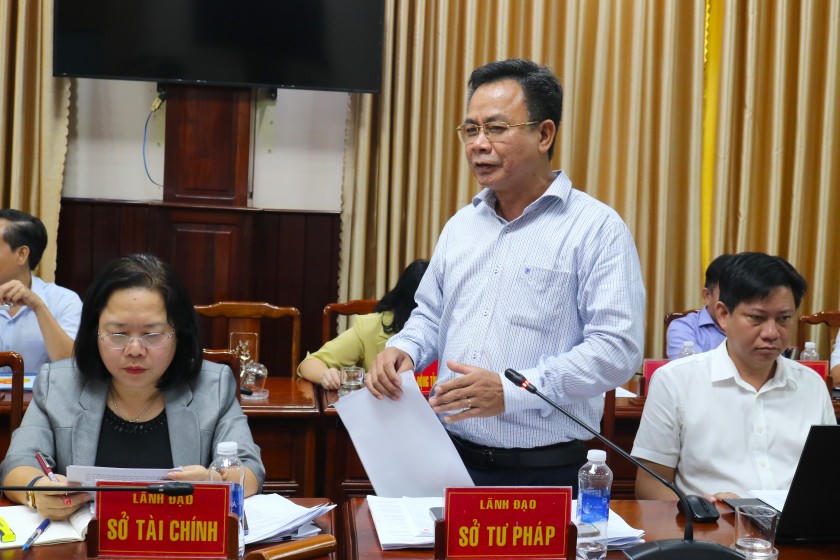 Đại diện sở, ngành địa phương trình bày đề xuất tới Đoàn công tác Chính phủ.