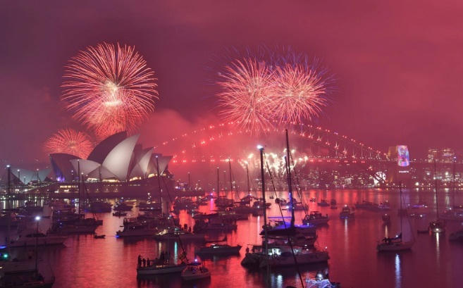 Tại Sydney 8,5 tấn ph&aacute;o hoa đ&atilde; được d&ugrave;ng để ch&agrave;o đ&oacute;n năm mới 2019. (Ảnh: Guardian)