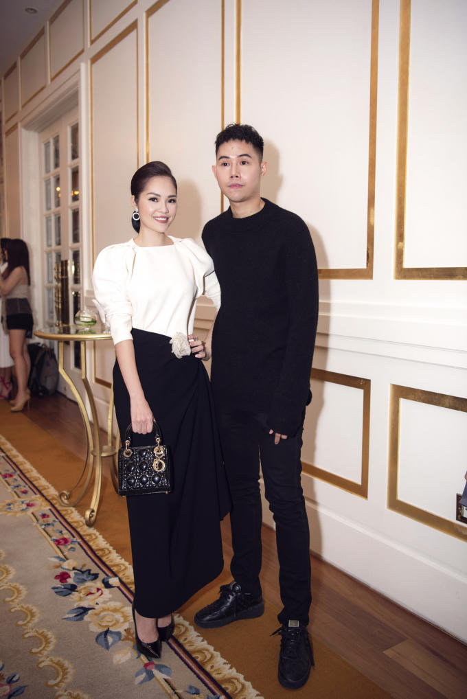 Diễn vi&ecirc;n chia sẻ, b&acirc;y giờ c&ocirc; l&agrave;m tất cả v&igrave; b&eacute; Will bởi một m&igrave;nh nu&ocirc;i con kh&ocirc;ng phải l&agrave; chuyện dễ d&agrave;ng. C&ocirc; cầu mong Tổ nghiệp lu&ocirc;n b&ecirc;n cạnh c&ocirc; v&agrave; con trai.&nbsp;