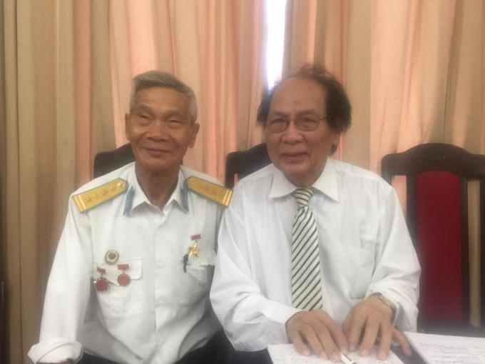 Giáo sư Hoàng Chương - Tổng Giám đốc Trung tâm Nghiên cứu Bảo tồn & Phát huy Văn hóa Dân tộc (bên phải) đã có những chia sẻ về con người nữ kịch Thanh Hương.