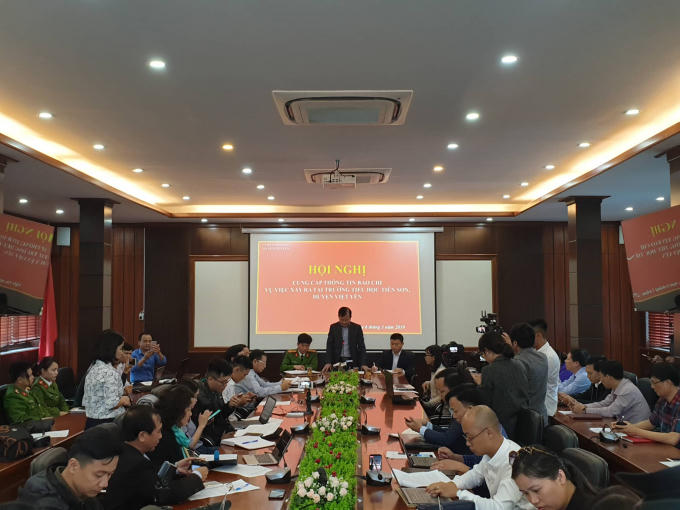 Quang cảnh buổi làm việc.