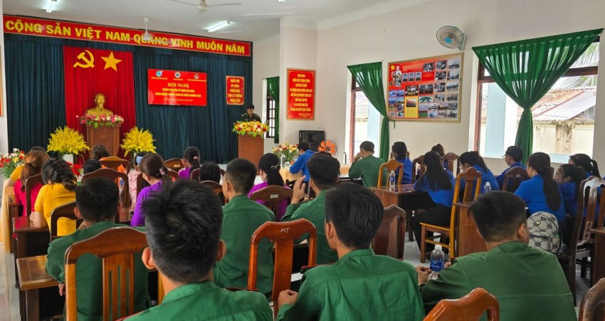 Buổi sinh hoạt chính trị ôn lại truyền thống 80 năm Cách mạng Tháng Tám và Quốc khánh 02/9. Ảnh: Minh Đương