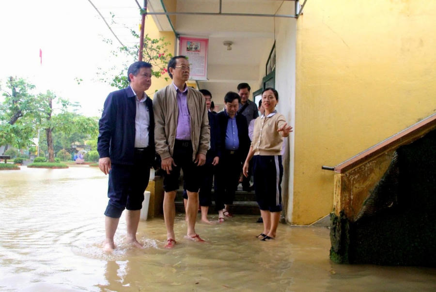 Bộ GD&ĐT hỗ trợ ngành Giáo dục TP Huế gần 1 tỷ đồng