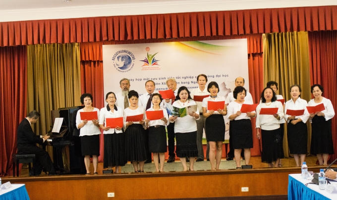 Tiết mục văn nghệ chào mừng buổi lễ (Ảnh: Minh Tuấn)