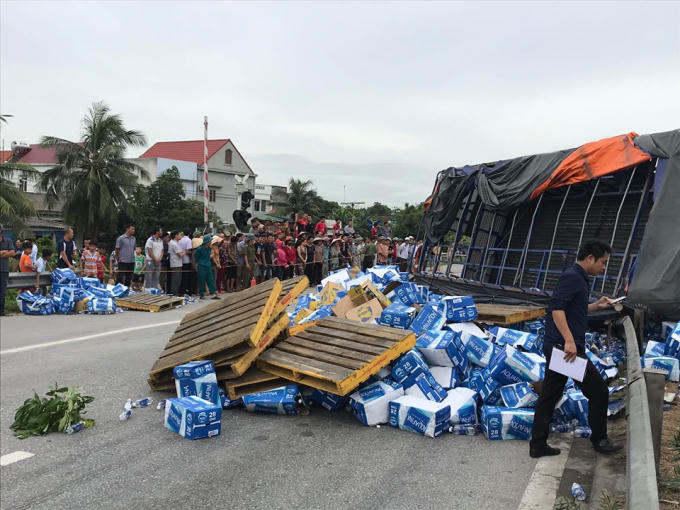 Hiện trường vụ tai nạn khiến 5 người tử vong.