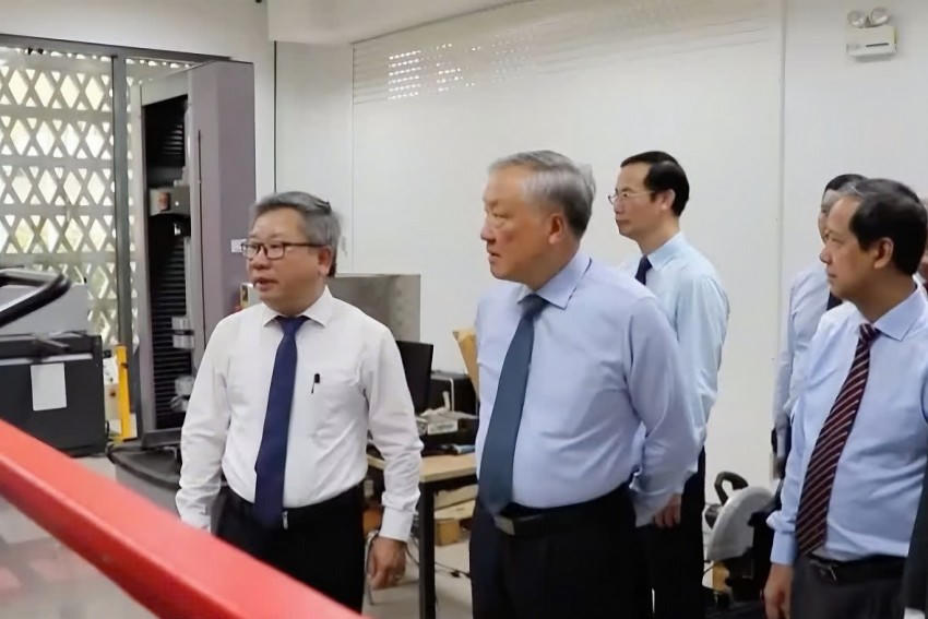 Phó Thủ tướng Thường trực Chính phủ - Nguyễn Hòa Bình thăm và làm việc tại trường Đại học Việt Đức.