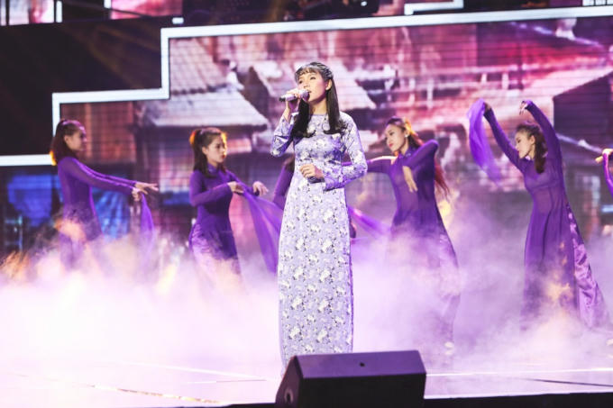 Thần tượng Bolero tập 10: Quang L&ecirc; lần đầu mang đồ