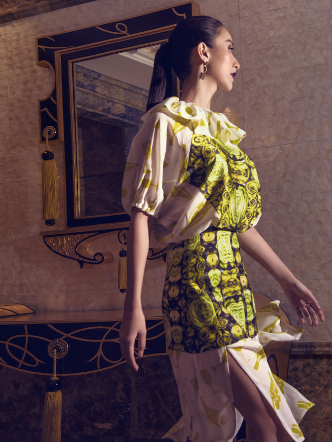 H&agrave; Thu ki&ecirc;u sa chụp ảnh thời trang trong kh&aacute;ch sạn d&aacute;t v&agrave;ng