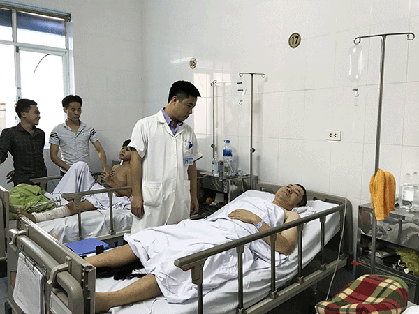 Phụ xe Lê Như Trường đang được điều trị tích cực tại Bệnh viện Việt Đức