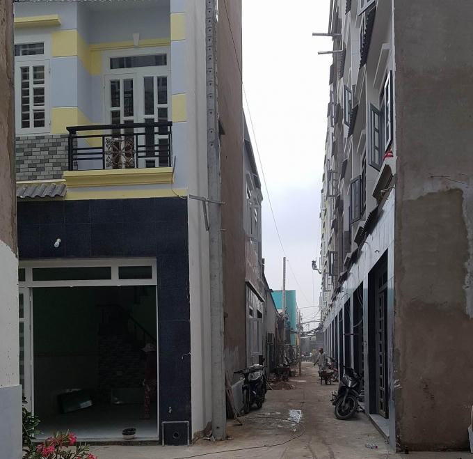 Công trình nhà ở riêng lẻ tại địa chỉ số 70 đường số 1, phường Tân Tạo A, quận Bình Tân được chủ đầu tư "biến tướng" công trình thành dãy nhà phố.
