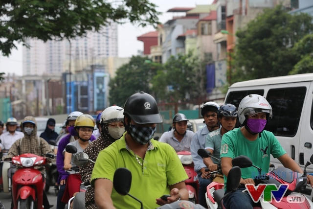 Tắc đường là hình ảnh thường thấy vào những giờ cao điểm.