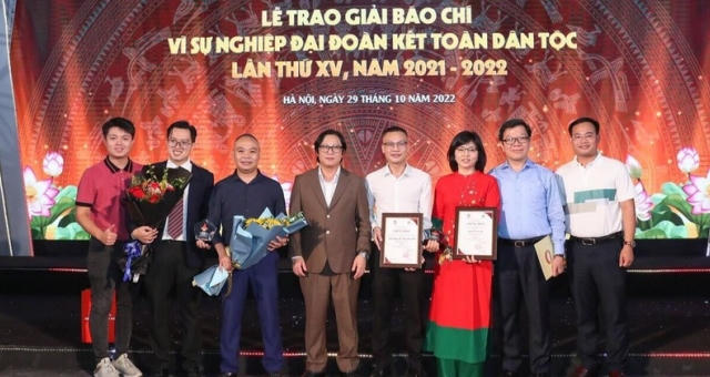 Báo Pháp luật Việt Nam được vinh danh tại Lễ trao Giải báo chí 'Vì sự nghiệp Đại đoàn kết toàn dân tộc'