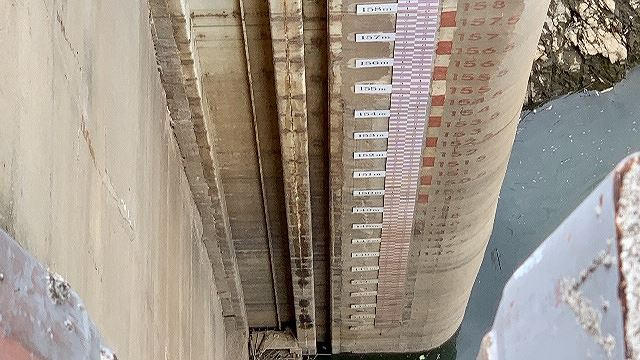 Hồ thủy điện về mực nước chết giữa chính mùa lũ