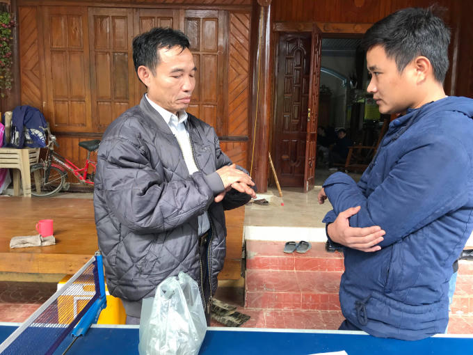 Ông Vi Văn Hùng đã hành nghề tại xã Ngọc Lâm hơn 10 năm nay, đây là lần đầu có cán bộ QLTT vào nhà ông kiểm tra.