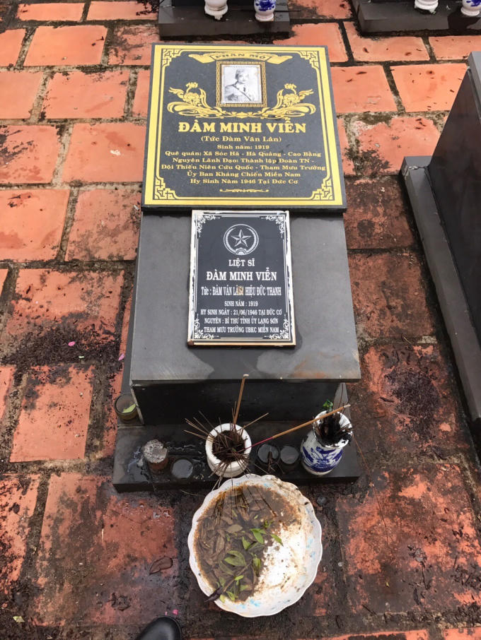 Ngôi mộ bị xuống cấp…