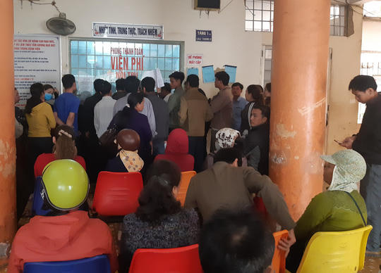 Song song với việc di dời thì công tác khám chữa bệnh cũng phải đảm bảo