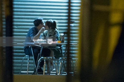 Chia tay Tiến Đạt, Hari Won bị bắt gặp say đắm h&ocirc;n Trấn Th&agrave;nh