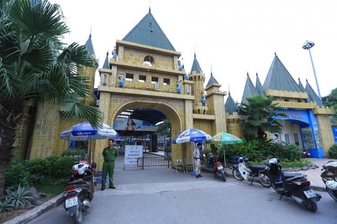 Đóng cửa Công viên nước Hồ Tây để phục vụ điều tra.