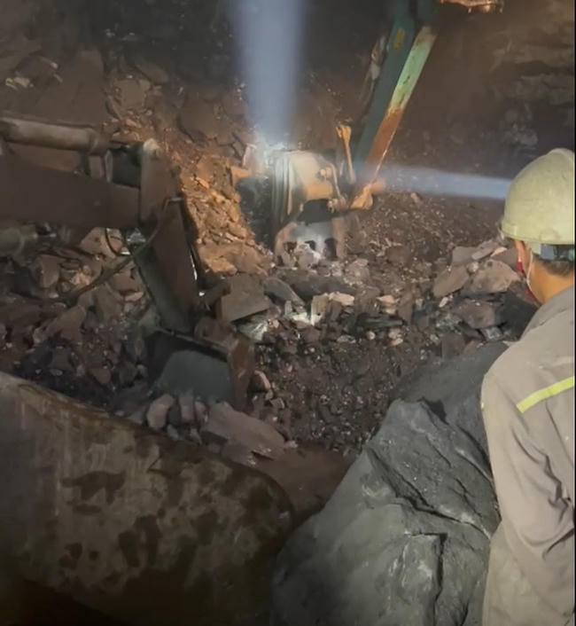 m-16551828020461846761718