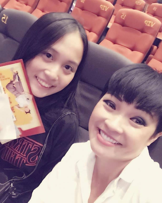 Phương Thanh và con gái.
