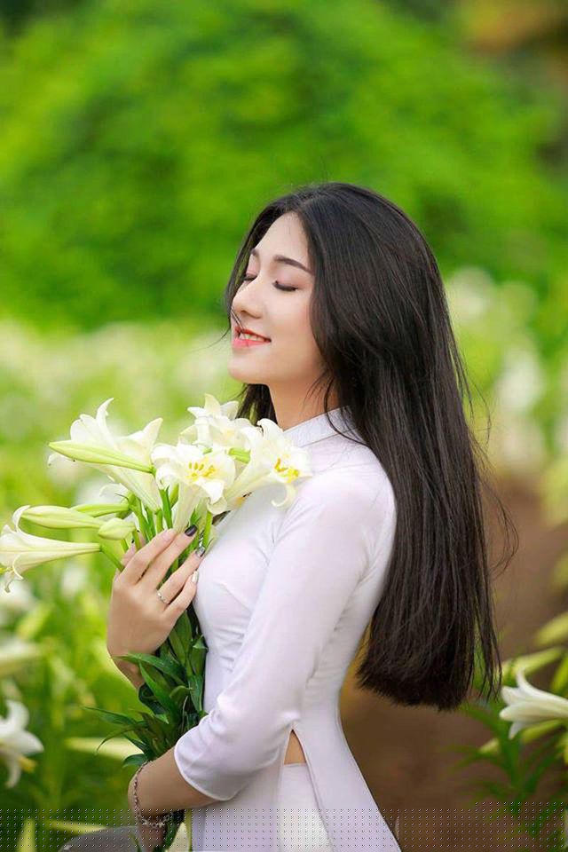 Mục tiêu của nữ sinh này đặt ra cho mình chính là đạt kết quả học tập tốt, tham gia các hoạt động và luôn sống vui vẻ, hạnh phúc với những gì mình đang có.