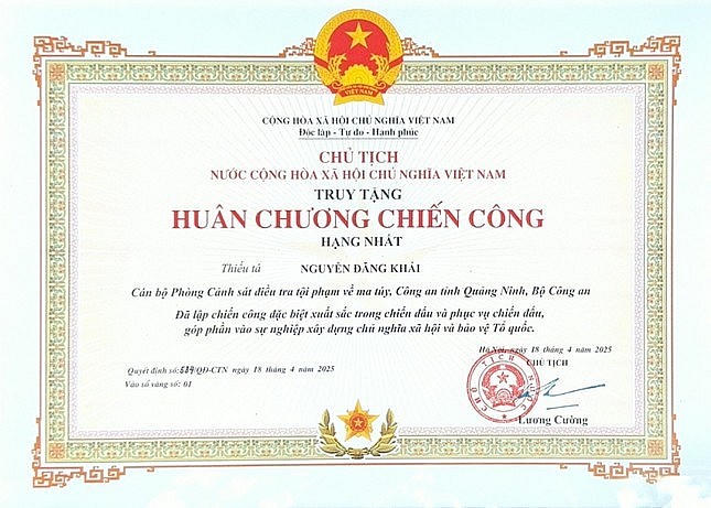 Chủ tịch nước truy tặng Huân chương Chiến công hạng Nhất cho Thiếu tá Nguyễn Đăng Khải.