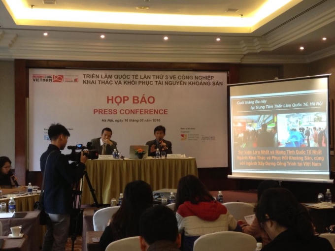 Ông BT Tee chia sẻ với cơ quan báo trí về triển lãm MINING VIETNAM 2016 (Ảnh Thanh Huyền).