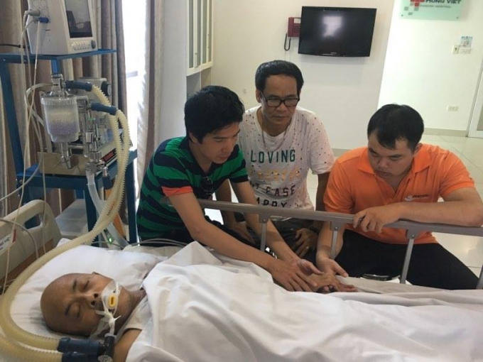 Những giây phút cuối đời bên giường bệnh của nghệ sỹ Hán Văn Tình.