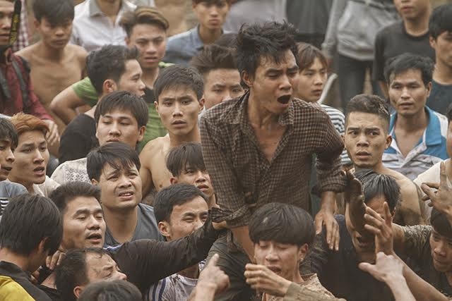 Những tiếng hò vang được hộ lên làm cho không khí ngày hội tưng bừng, nhộn nhịp.  Ảnh: NT