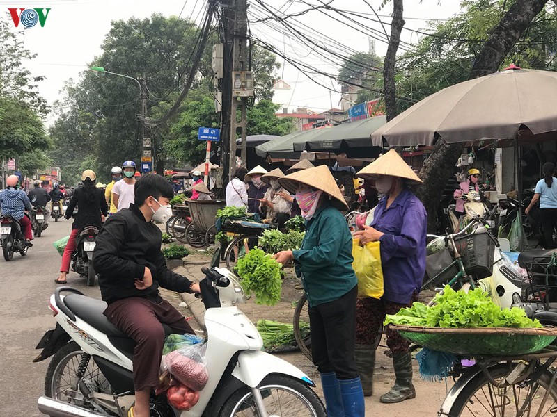 anh: nguoi ha noi binh tinh trong nhung ngay