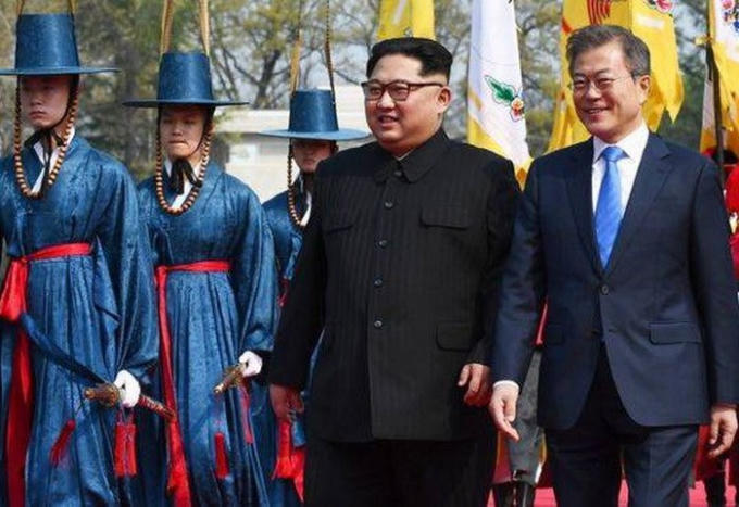 Lãnh đạo hai miền Triều Tiên cùng xem biểu diễn âm nhạc. (Nguồn: malaysiagazette.com)