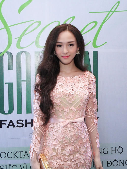 Hoa hậu còn thông thạo cả 3 ngoại ngữ.