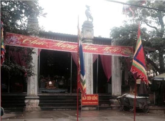 Trước cửa đền Chín Giếng - TP. Thanh Hóa . Ảnh: internet.