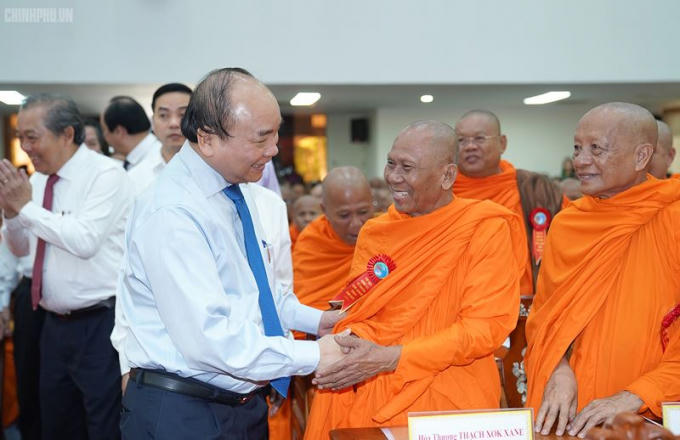 Thủ tướng dự họp mặt mừng Tết Chôl Chnăm Thmây