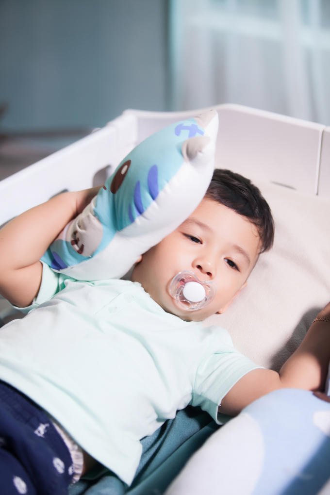 Ngắm bộ ảnh ngọt ng&agrave;o của Hoa hậu Jennifer Phạm v&agrave; con trai 20 th&aacute;ng tuổi