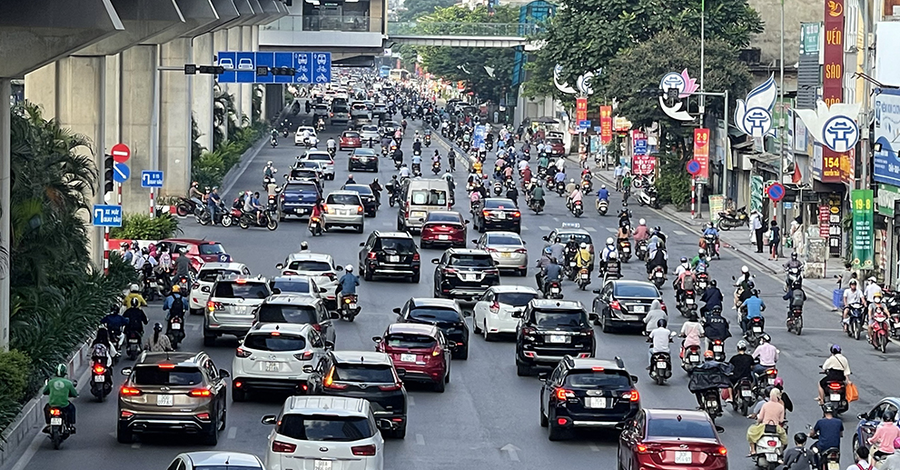 Ban hành Kế hoạch triển khai Luật Trật tự, an toàn giao thông đường bộ. (Ảnh minh họa: vneconomy.vn)