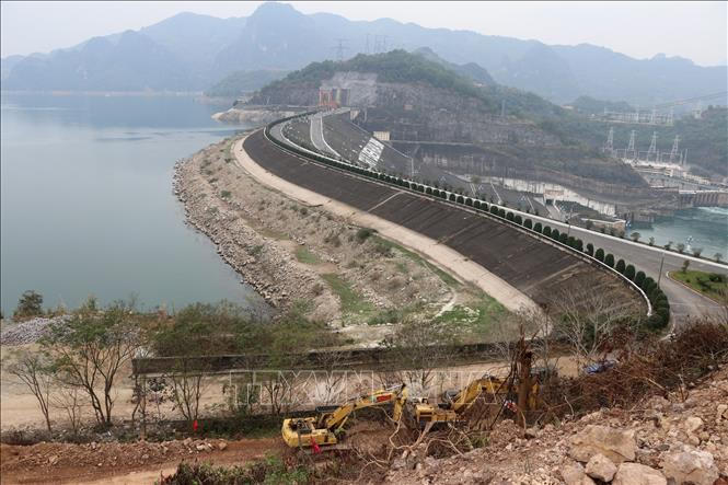 nha-may-thuy-dien-hoa-binh-mo-rong-61121