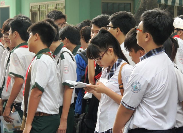 Các trường THCS ở TPHCM đang tăng tốc ôn luyện thi vào lớp 10 cho học sinh cuối cấp.