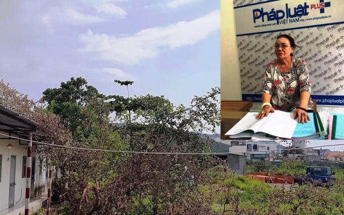 Bà Hương trao đổi với phóng viên và phần đất bị thu hồi làm Trung tâm thương mại Thái Dương vẫn đang
