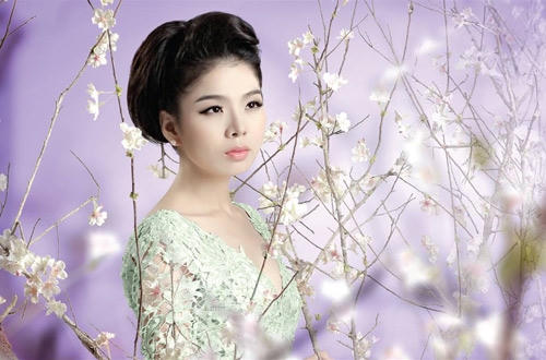 Lệ Quyên sở hữu giọng hát như dòng suối tình ngọt ngào, lãng mạn.