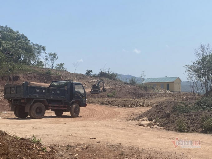 nguoi-dan-ong-hien-hon-1-000m2-dat-cho-cong-an-xa-2