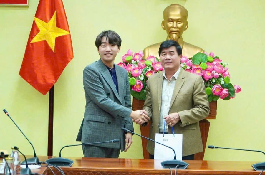 Ông Nguyễn Thiện Văn- Phó Chủ tịch UBND tỉnh Đắk Lắk và ông Jung Jaewoo, Phó Giám đốc quốc gia văn phòng KOICA tại buổi làm việc. Ảnh: Thanh Nga