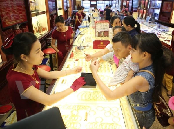 Hôm nay ngày 24/3, giá vàng bất ngờ giảm mạnh. (Ảnh Internet)