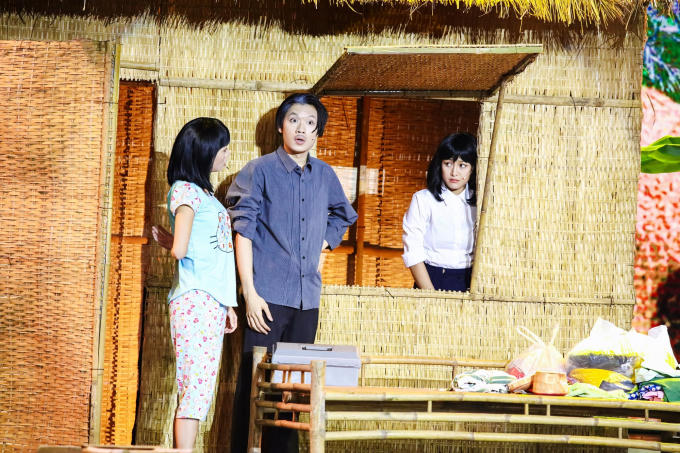 Kim Tử Long: T&ocirc;i vẫn phải đi h&aacute;t trong ng&agrave;y đ&aacute;m tang mẹ